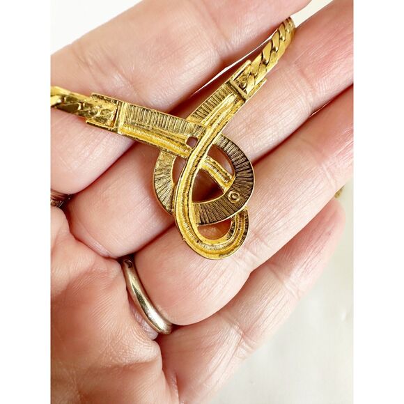 Vintage Avon Gold Tone Herringbone Chain Cream Enamel Pendant - Picture 5 of 7